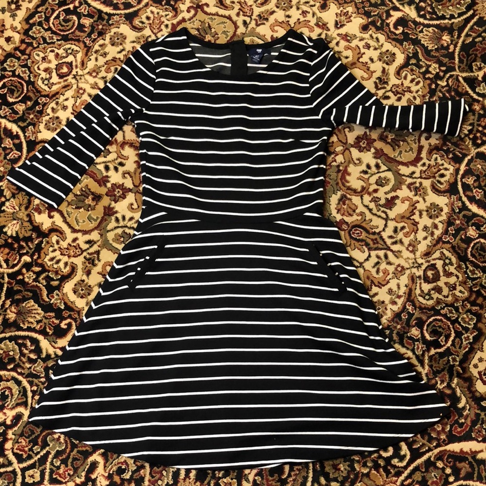 GAP Black and White Striped Dress Small